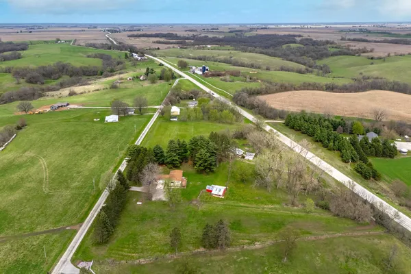 $375,000 | 1487 McCloud Road, Aledo, IL 61231