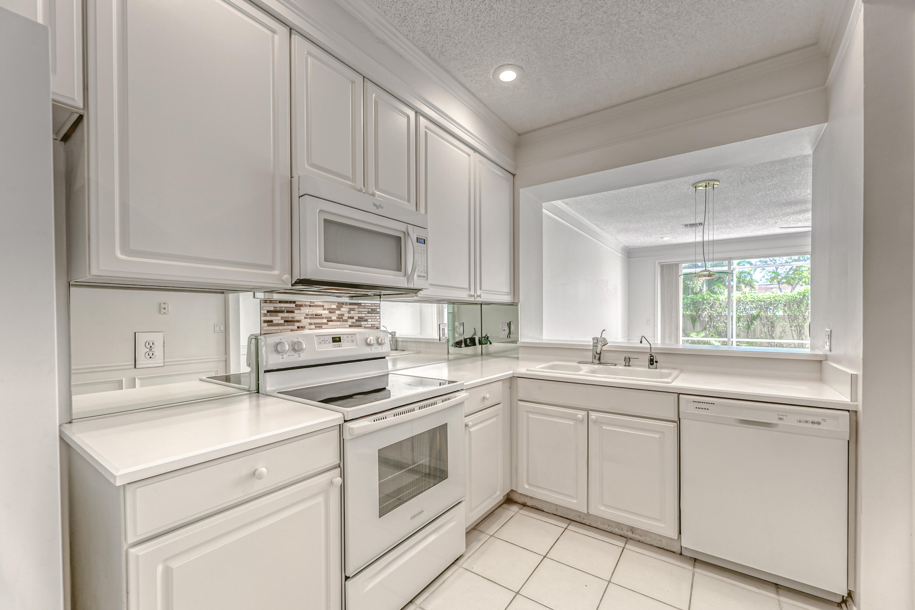 5409 Grand Park Place Boca Raton, FL 33431 - Photo 25 of 53 Kitchen