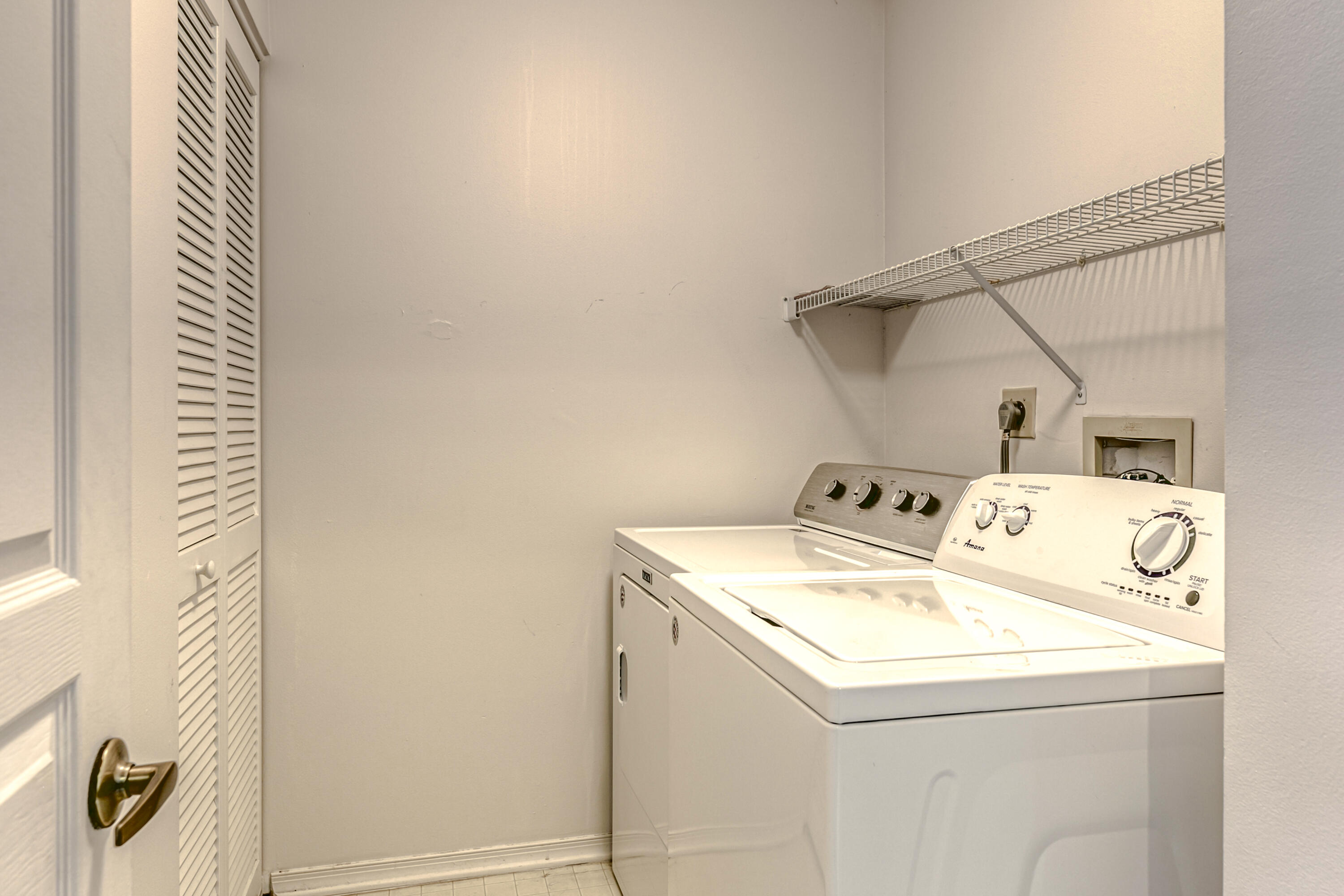 5409 Grand Park Place Boca Raton, FL 33431 - Photo 29 of 53 2nd FL Laundry