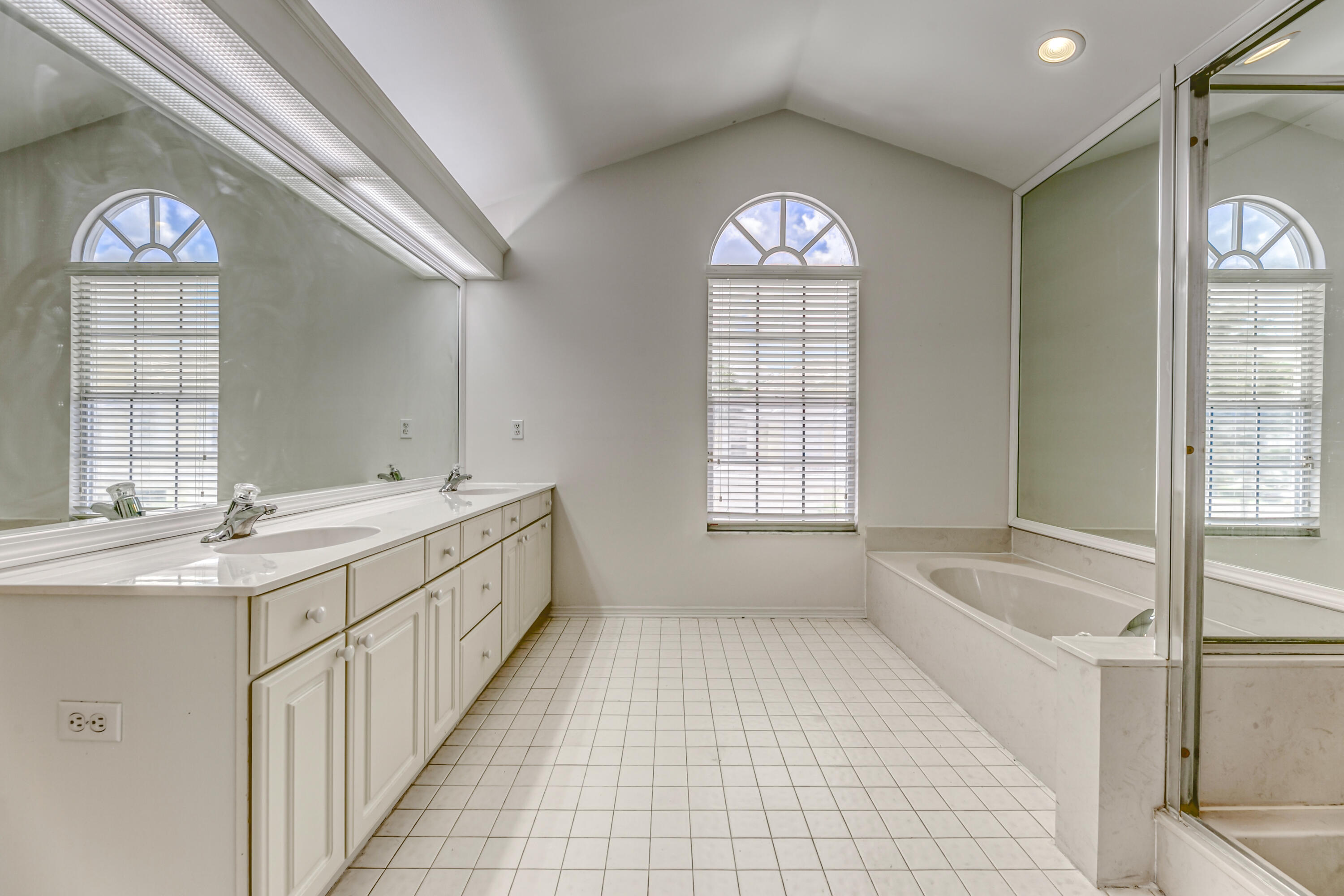 5409 Grand Park Place Boca Raton, FL 33431 - Photo 36 of 53 Primary Bathroom