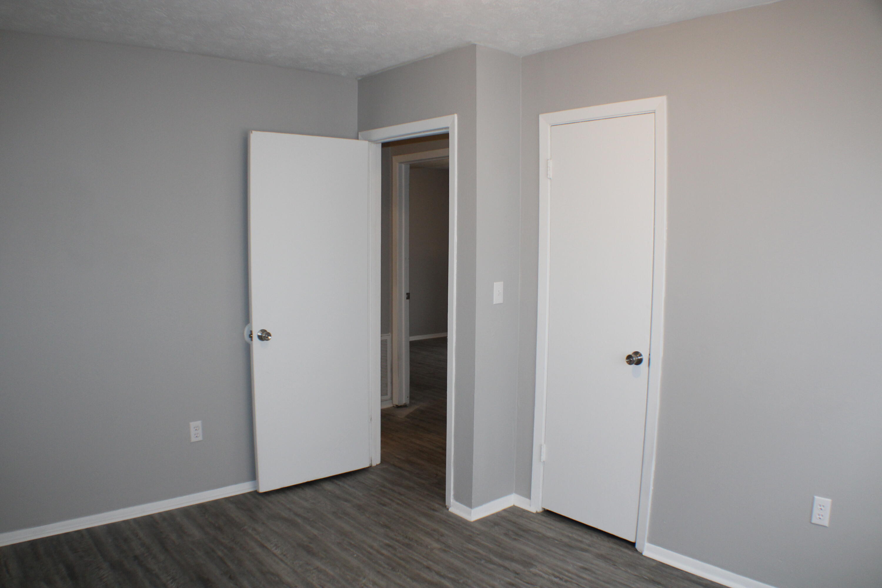 114 East Rochester Avenue Middlesboro, KY 40965 - Photo 6 of 14 IMG_2196