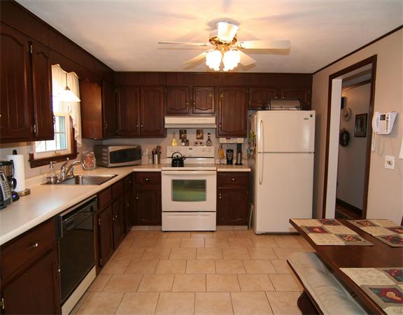 4 Randall Road Reading, MA 01867 - Photo 6 of 22 Gallery Image 6