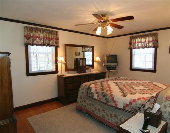 4 Randall Road Reading, MA 01867 - Photo 8 of 22 Gallery Image 8