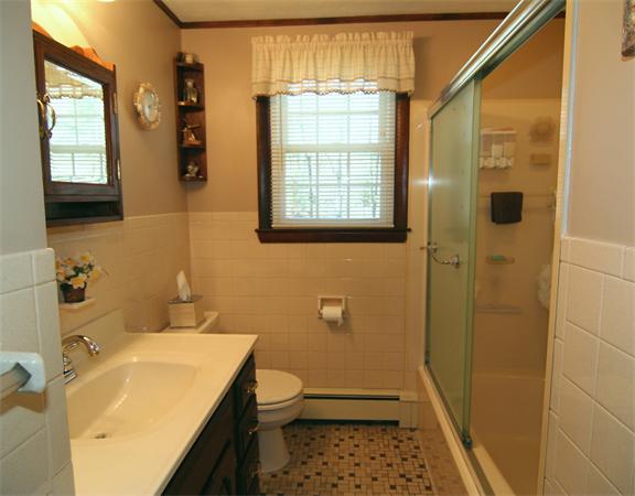 4 Randall Road Reading, MA 01867 - Photo 10 of 22 Gallery Image 10
