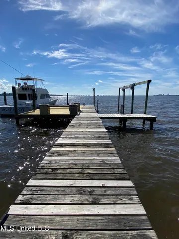 $1,075,000 | 15105 Hummingbird Lane, Biloxi, MS 39532