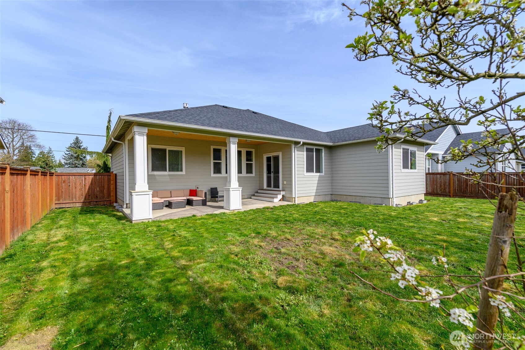 1768 East Rio Vista Avenue Burlington, WA 98233 - Photo 30 of 37 a front view of a house with yard