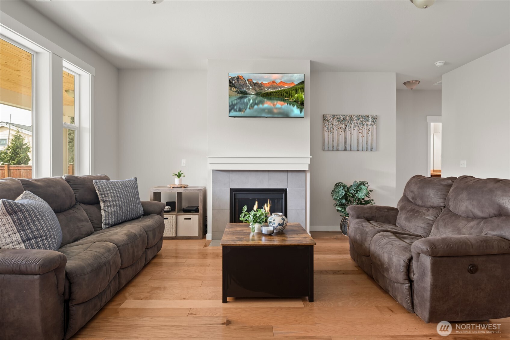 1768 East Rio Vista Avenue Burlington, WA 98233 - Photo 6 of 37 a living room with furniture fireplace and window
