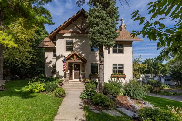 $1,475,000 | 126 Courtland Street, Excelsior, MN 55331