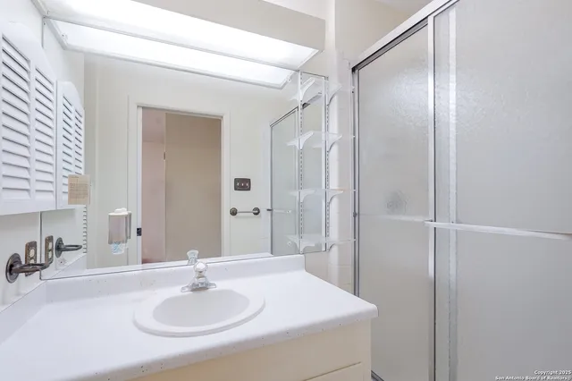 $365,000 | 117 Twinleaf Lane, Castle Hills, TX 78213