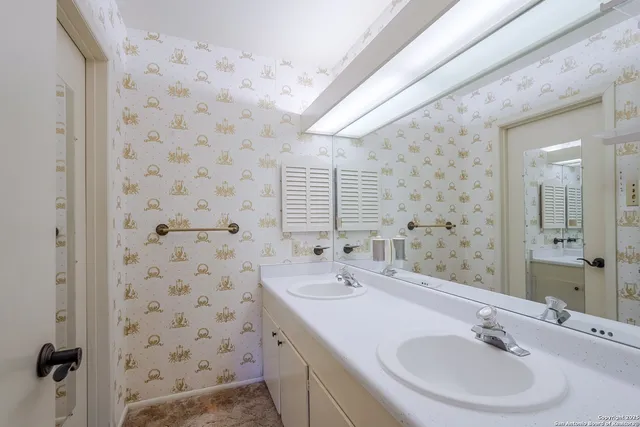 $365,000 | 117 Twinleaf Lane, Castle Hills, TX 78213