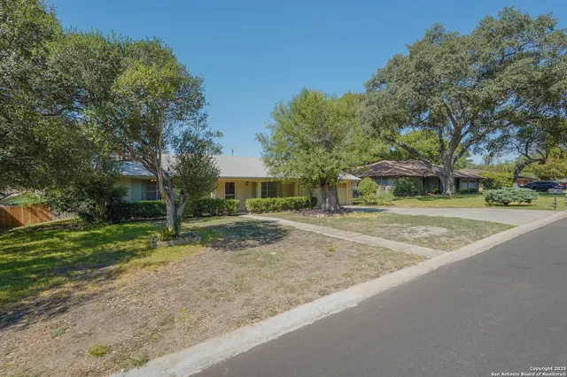 $365,000 | 117 Twinleaf Lane, Castle Hills, TX 78213