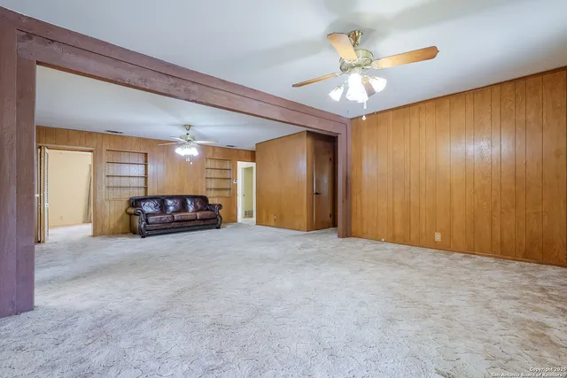 $365,000 | 117 Twinleaf Lane, Castle Hills, TX 78213