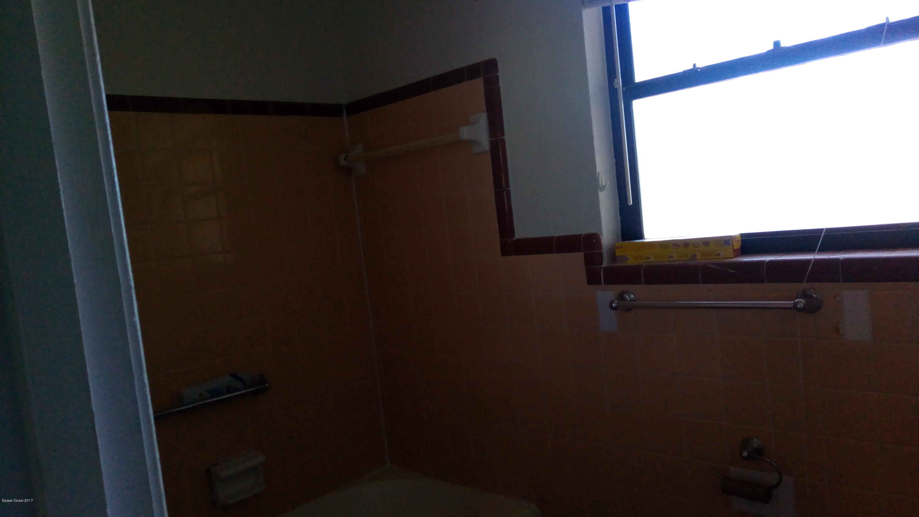 1106 Montclair Road Cocoa, FL 32922 - Photo 5 of 10 1106 Montclair Dr-BATHROOM