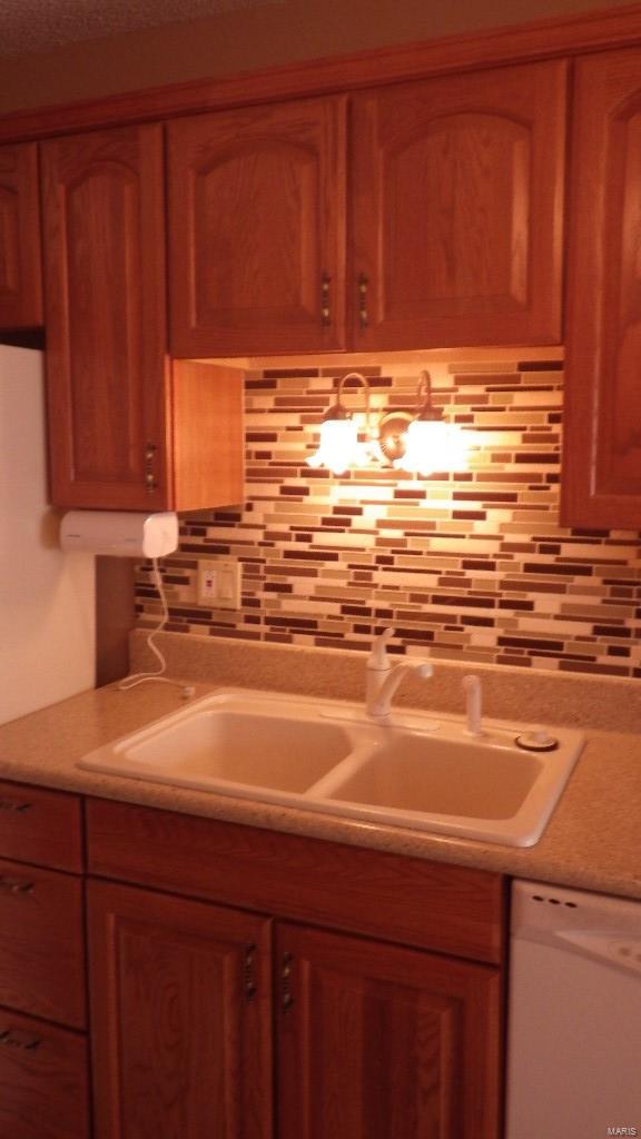 435 Sylvan Springs Road St. Louis, MO 63125 - Photo 20 of 23