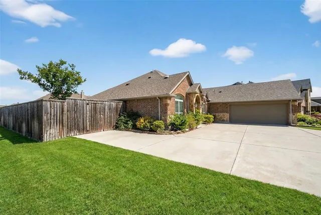 $2,800 | 4701 Bungalow Drive, Garland, TX 75043