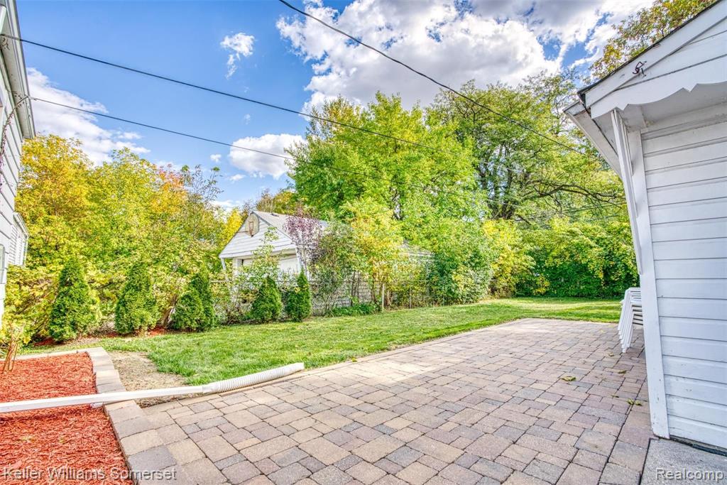 16935 West Twelve Road Southfield, MI 48076 - Photo 3 of 23