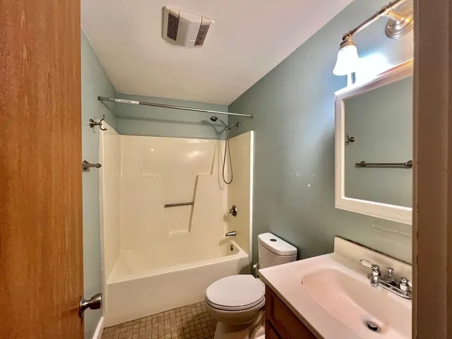 $2,800 | 64 Kennedy Drive, Unit 64, Chelmsford, MA 01863