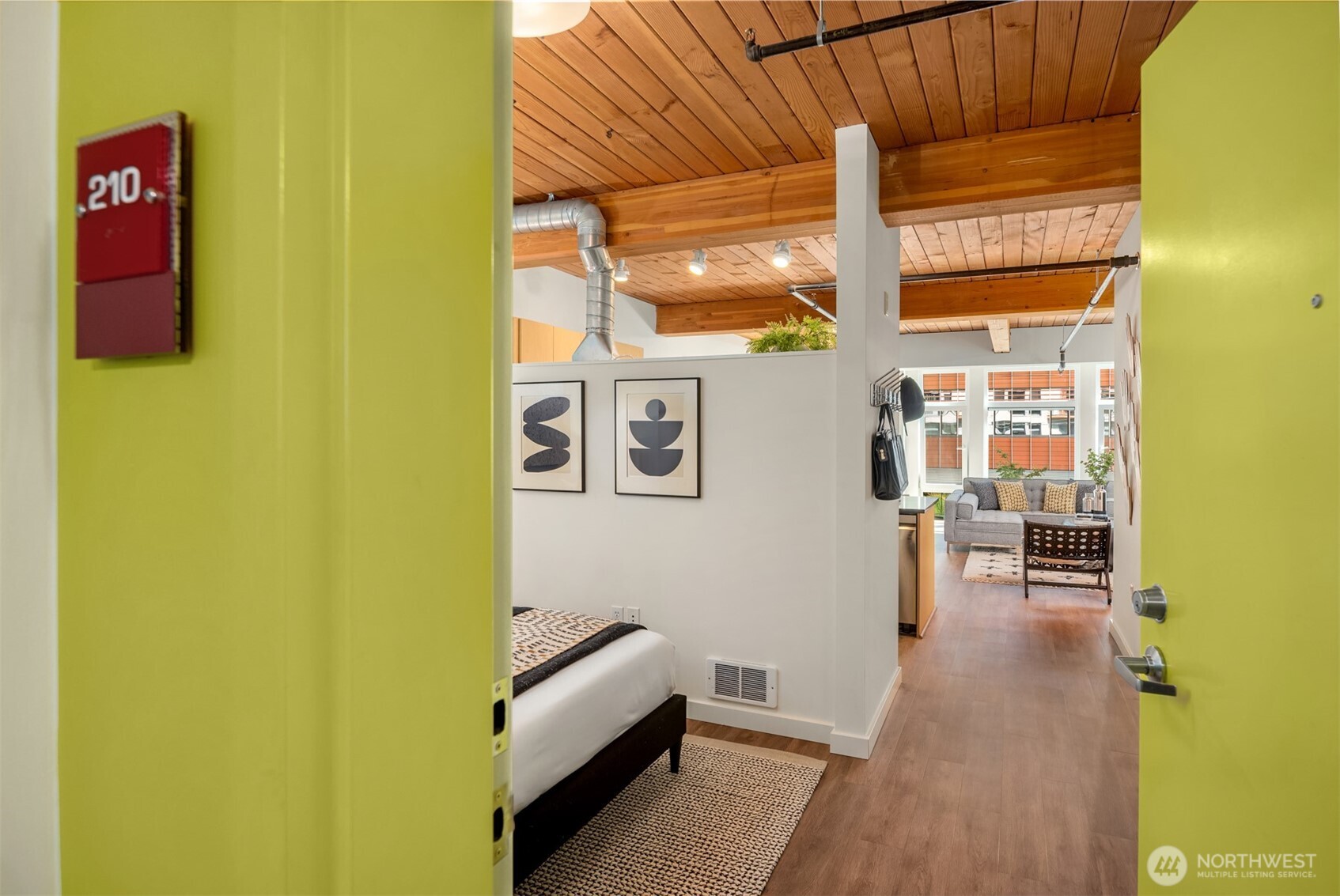 401 9th Avenue North, Unit 210 Seattle, WA 98109 - Photo 4 of 30