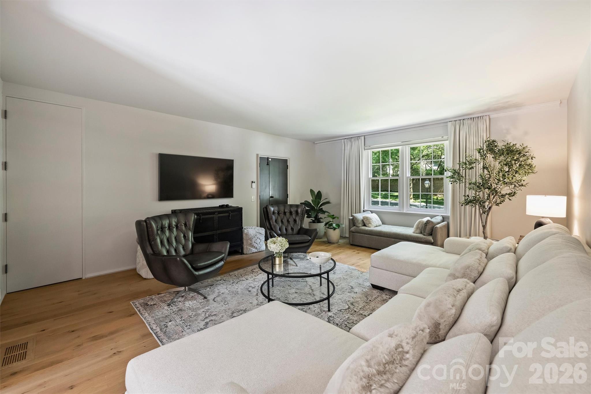 930 Ardsley Road, Unit 2 Charlotte, NC 28207 - Photo 6 of 36