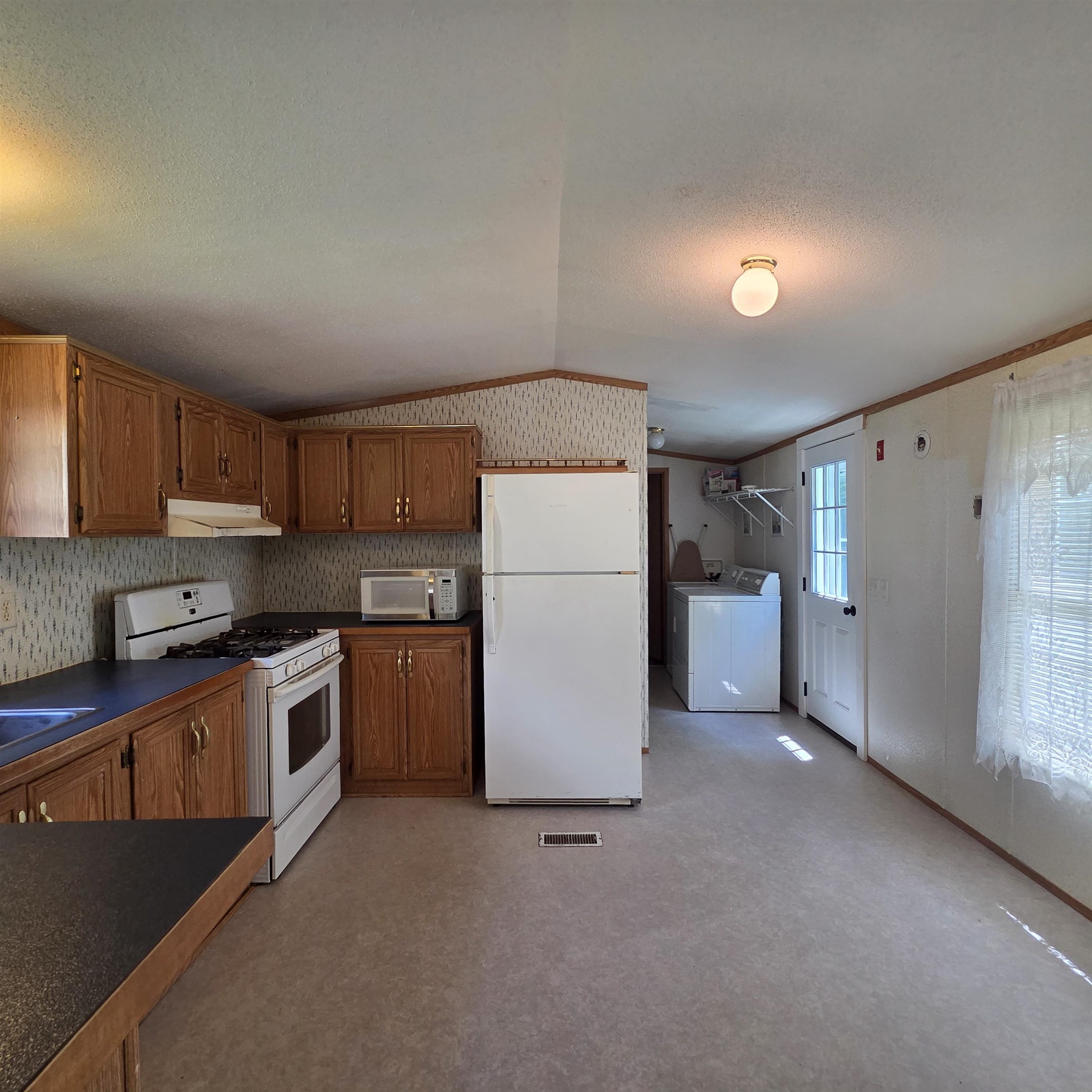 20 Jaffrey Road, Unit 14 Fitzwilliam, NH 03447 - Photo 12 of 22
