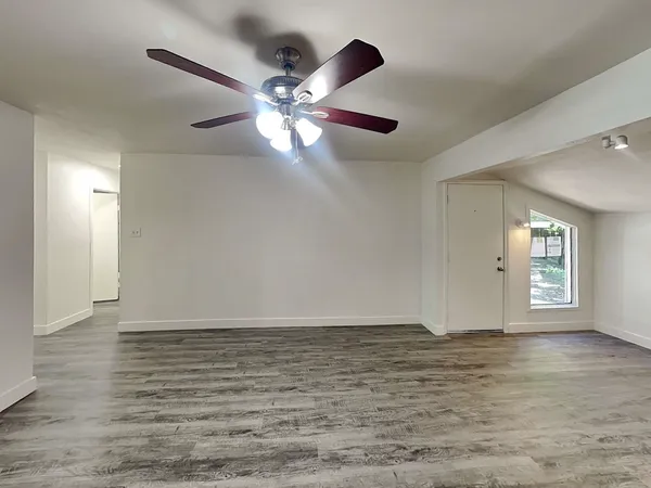 $1,890 | 6 Canyon Oak Place, The Woodlands, TX 77380