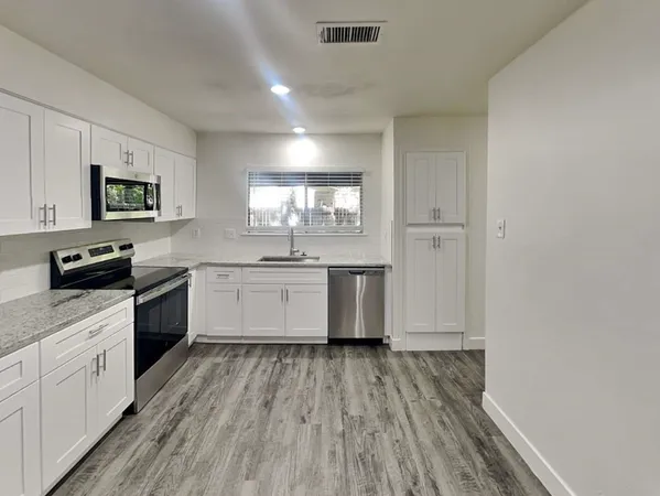 $1,845 | 6 Canyon Oak Place, The Woodlands, TX 77380