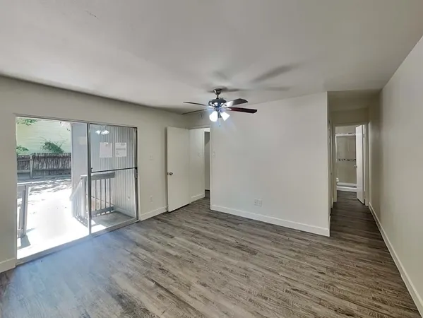 $1,845 | 6 Canyon Oak Place, The Woodlands, TX 77380