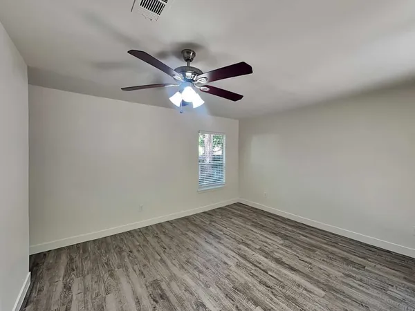 $1,890 | 6 Canyon Oak Place, The Woodlands, TX 77380