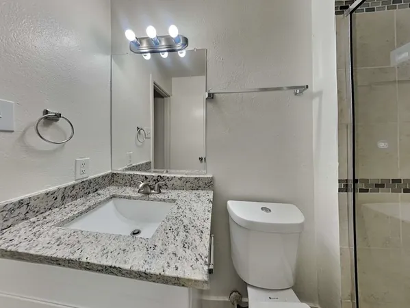 $1,845 | 6 Canyon Oak Place, The Woodlands, TX 77380