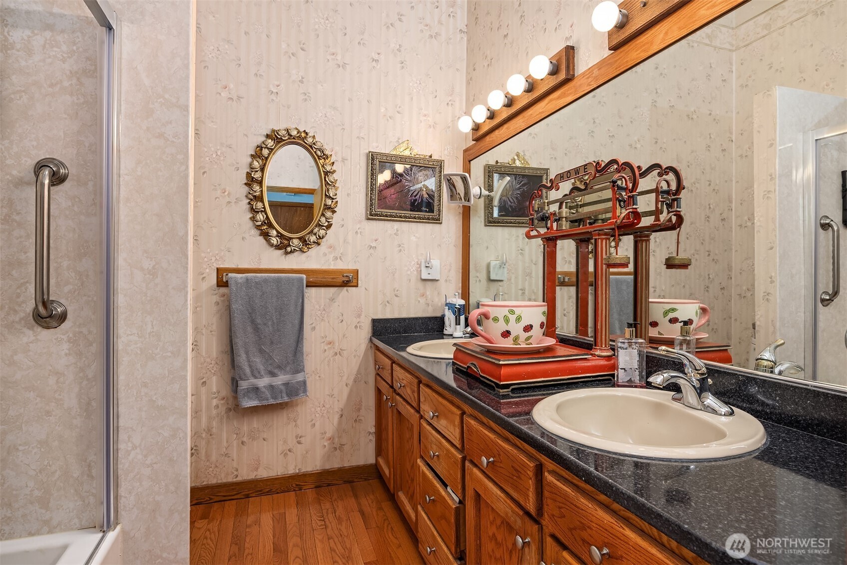 18654 Northeast 55th Street Redmond, WA 98052 - Photo 17 of 23