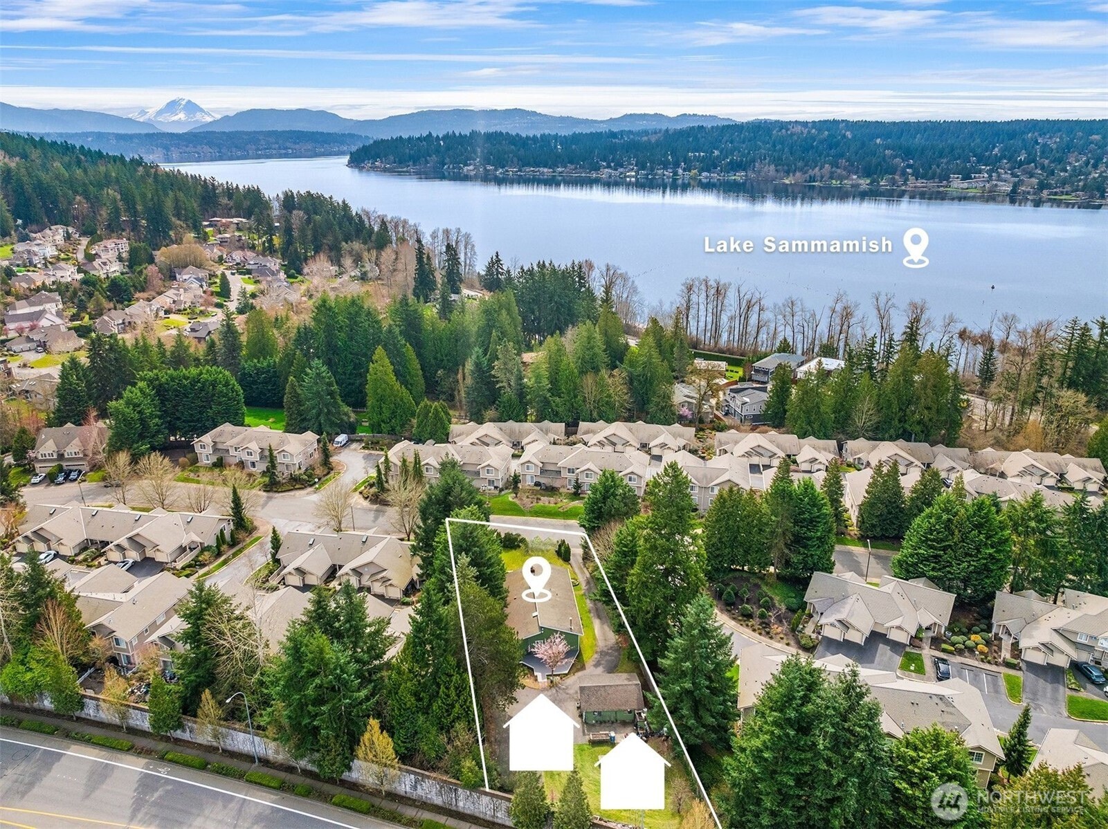 18654 Northeast 55th Street Redmond, WA 98052 - Photo 7 of 23
