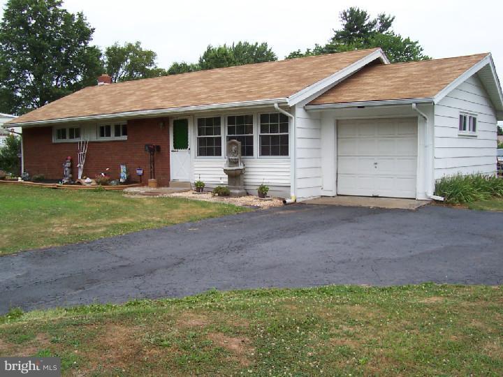 1569 West County Line Road Warminster, PA 18974 - Photo 1 of 25 Exterior Front