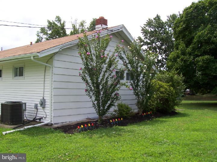 1569 West County Line Road Warminster, PA 18974 - Photo 22 of 25 Exterior Side