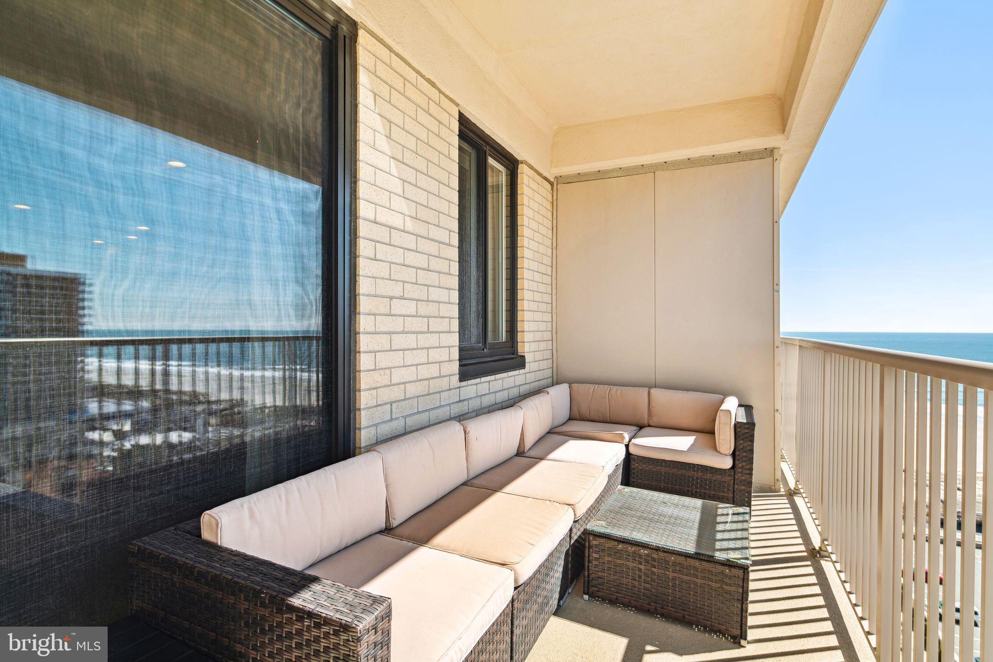 5000 Boardwalk Ventnor City, NJ 08406 - Photo 15 of 44 a living room with furniture