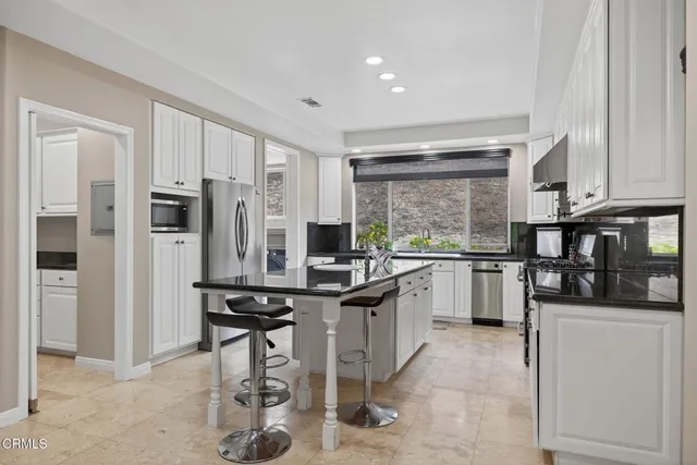 $1,620,000 | 520 Marissa Lane, Camarillo, CA 93010