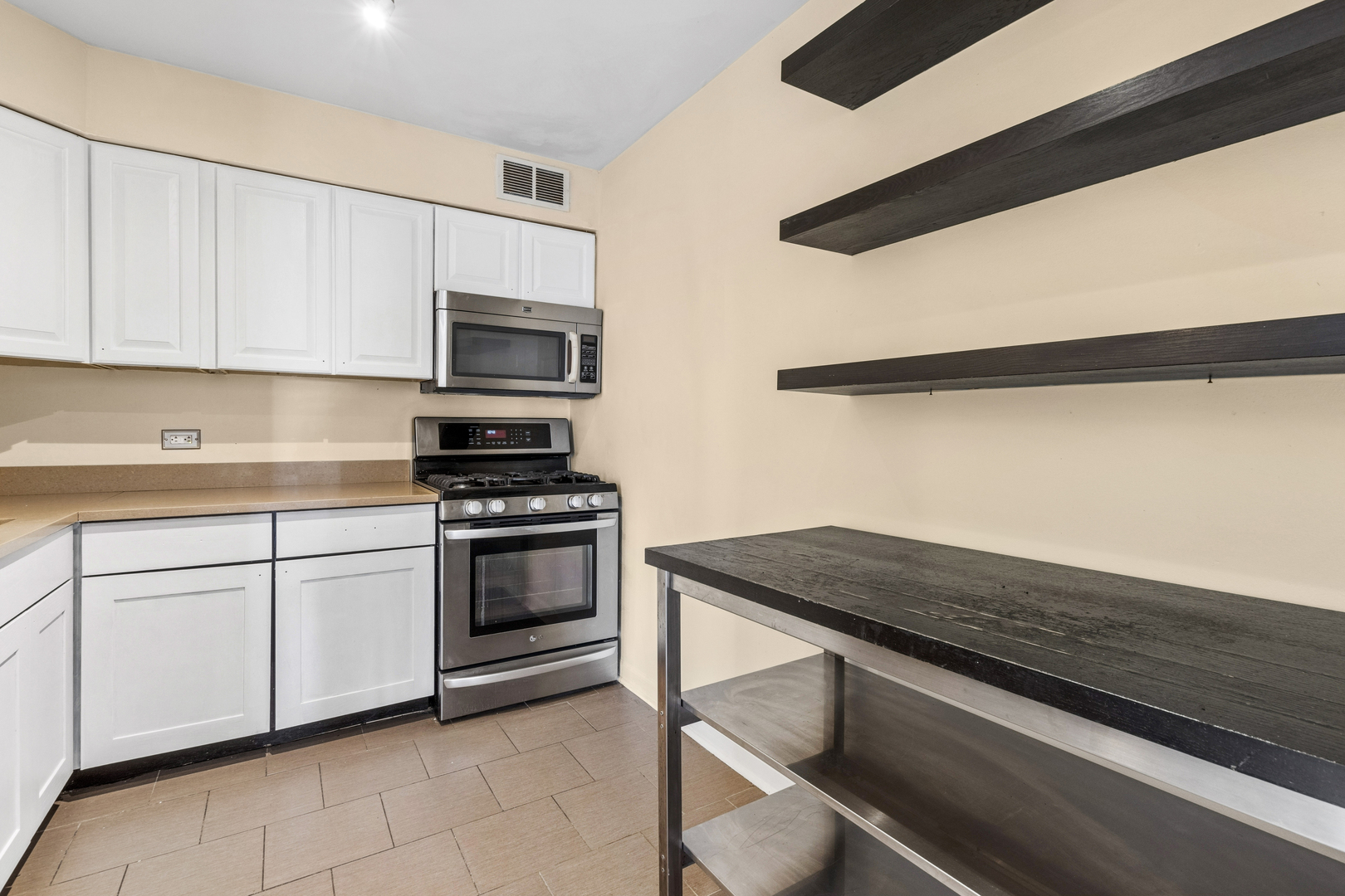 6325 North Sheridan Road, Unit 1606 Chicago, IL 60660 - Photo 7 of 21