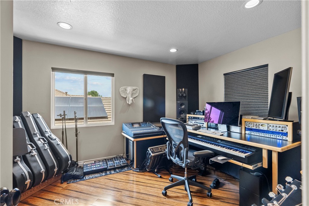 28409 Connick Place Saugus, CA 91350 - Photo 39 of 66