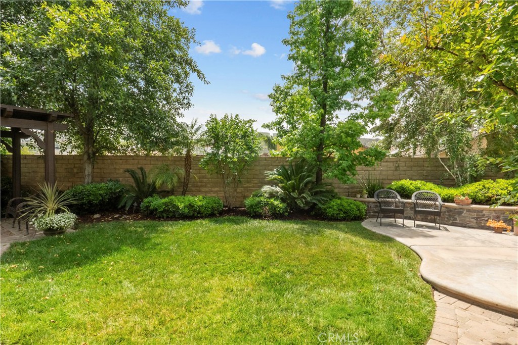 28409 Connick Place Saugus, CA 91350 - Photo 47 of 66 a view of a backyard with sitting area