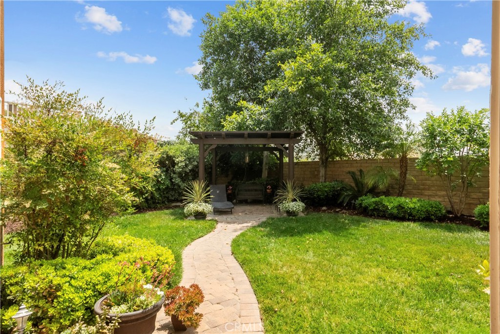28409 Connick Place Saugus, CA 91350 - Photo 48 of 66 a front view of a house with a yard