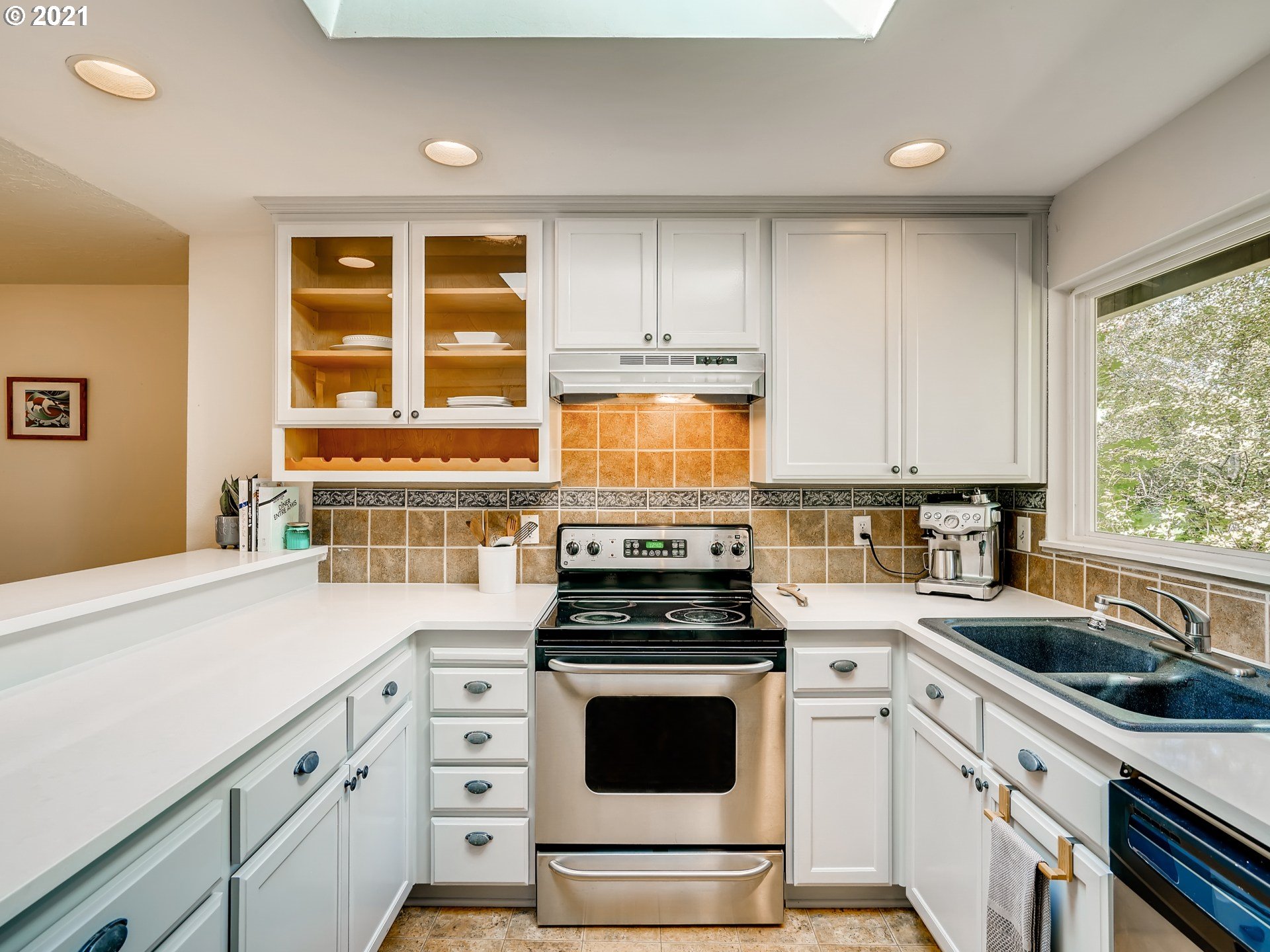 4603 Southwest 45th Avenue Portland, OR 97221 - Photo 11 of 26 Gallery Image 11