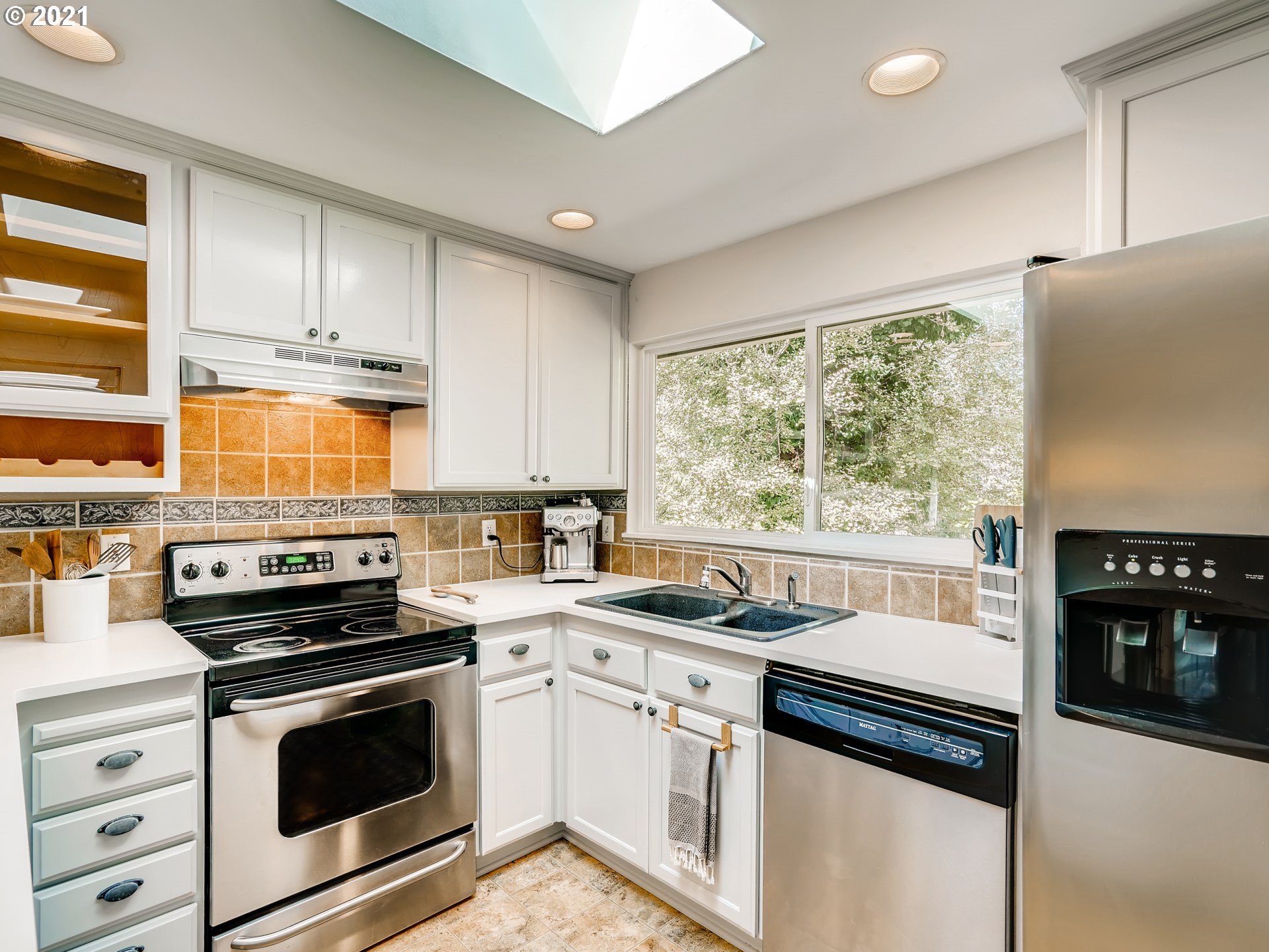 4603 Southwest 45th Avenue Portland, OR 97221 - Photo 12 of 26 Gallery Image 12