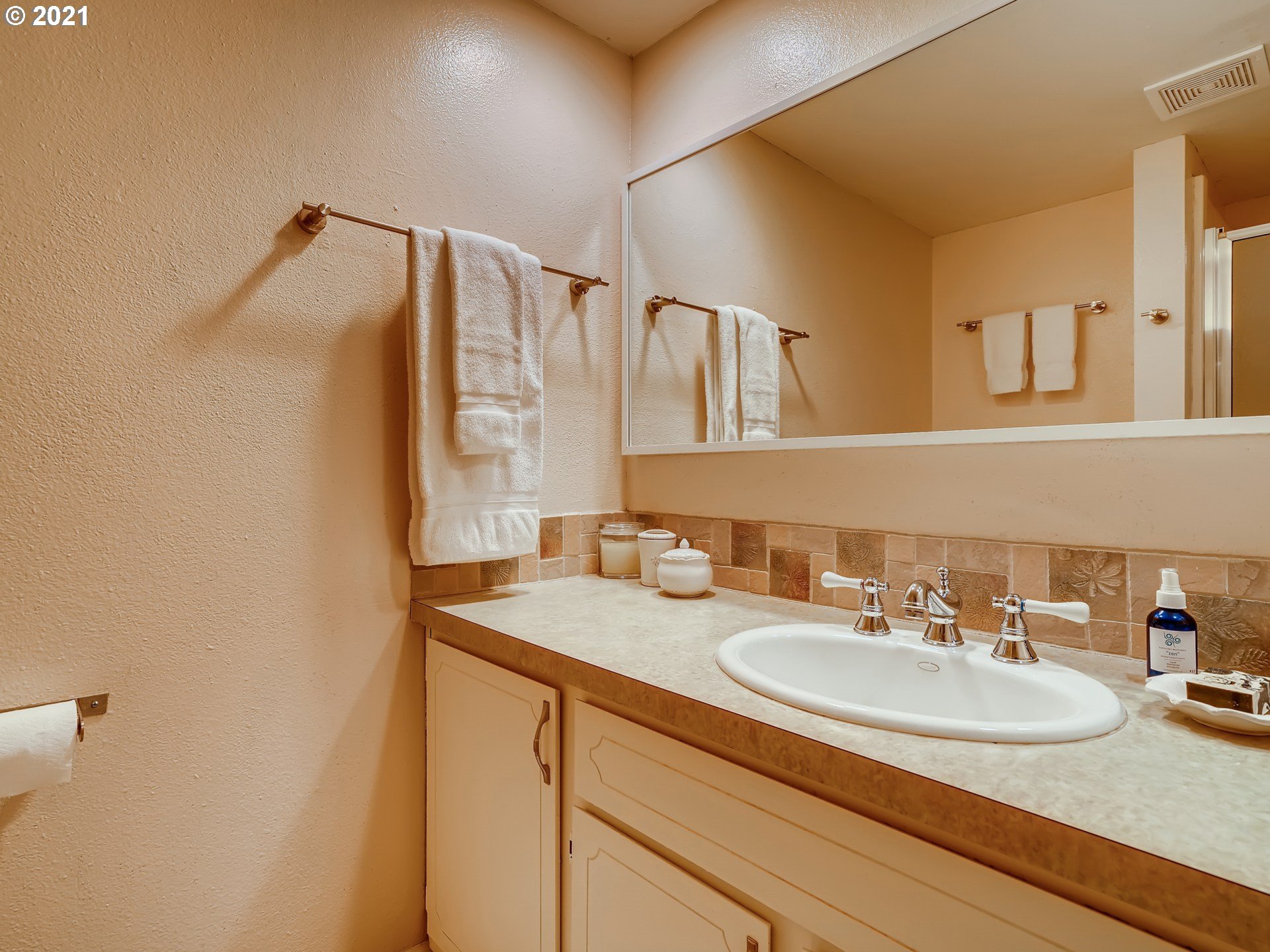 4603 Southwest 45th Avenue Portland, OR 97221 - Photo 15 of 26 Gallery Image 15