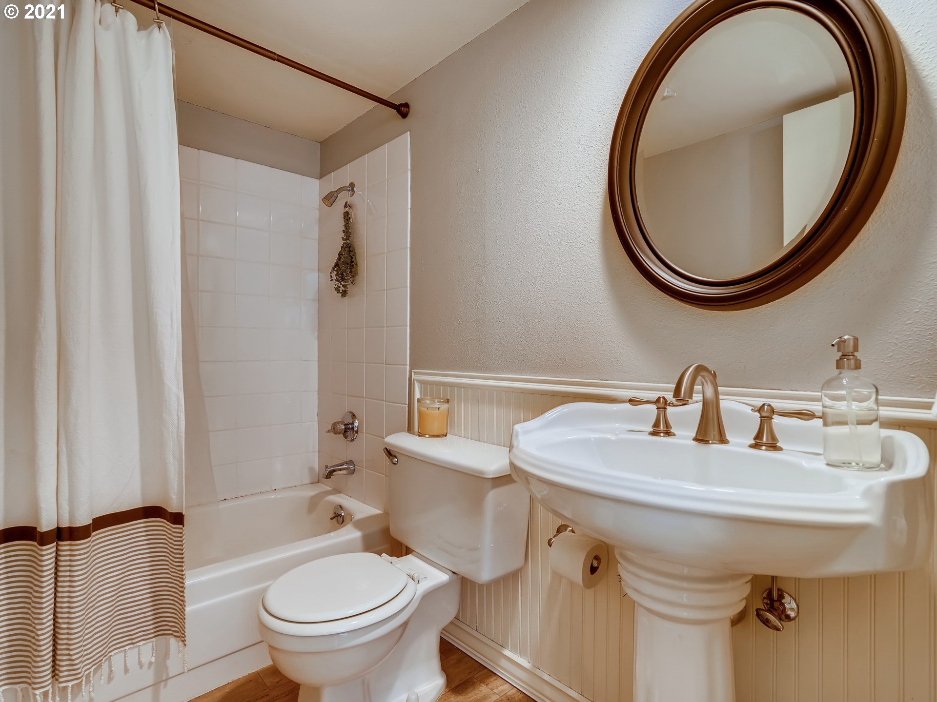 4603 Southwest 45th Avenue Portland, OR 97221 - Photo 18 of 26 Gallery Image 18