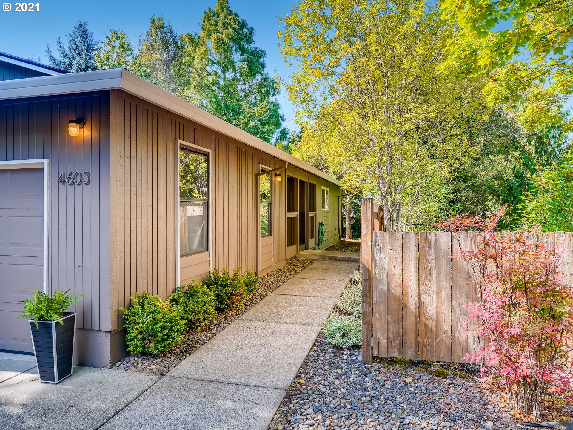 4603 Southwest 45th Avenue Portland, OR 97221 - Photo 3 of 26 Gallery Image 3
