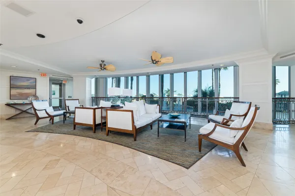 $920,000 | 801 East Beach Drive, Unit TW1004, Galveston, TX 77550
