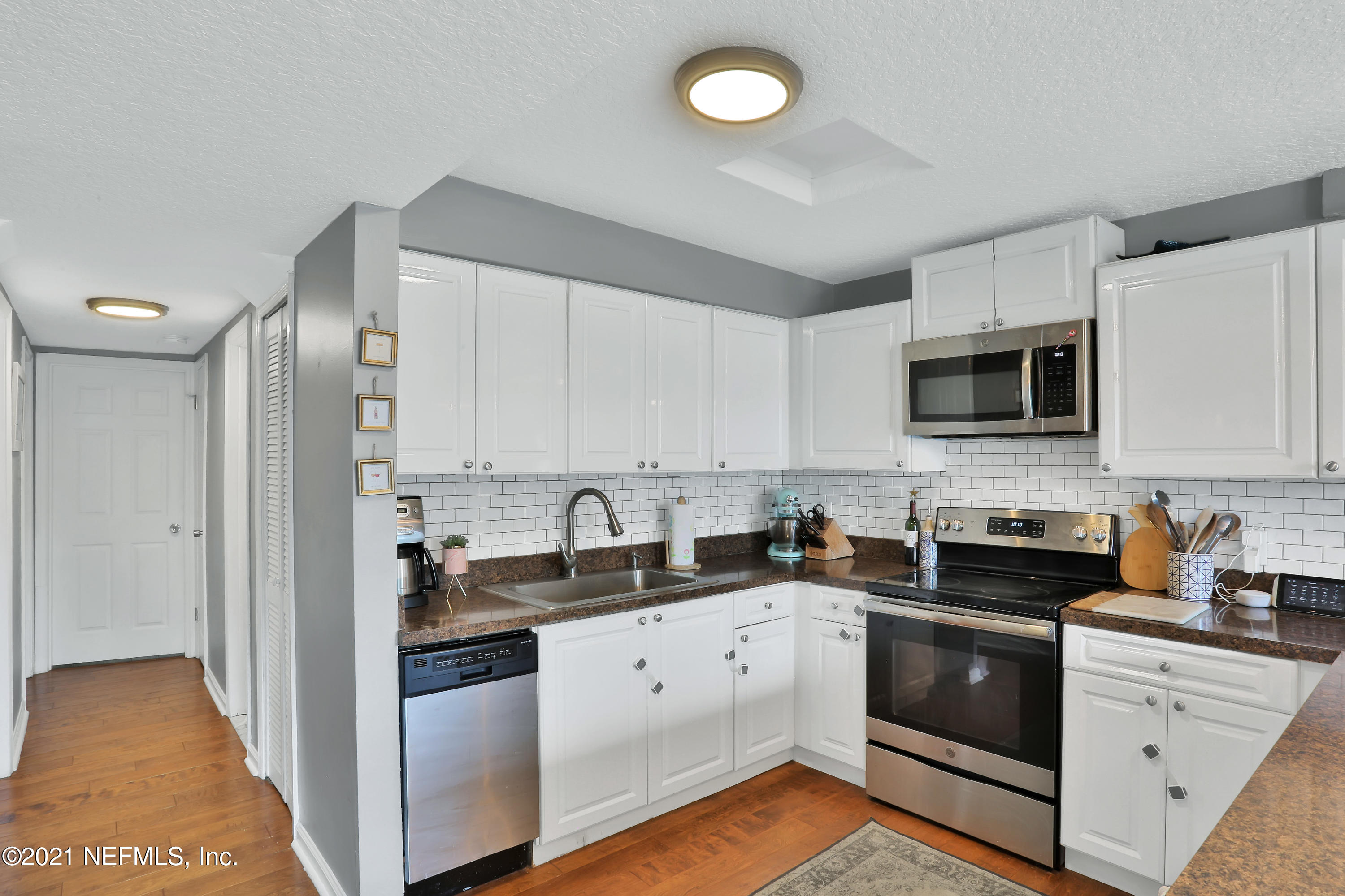 418 Skate Road Atlantic Beach, FL 32233 - Photo 8 of 36 1R4A2223