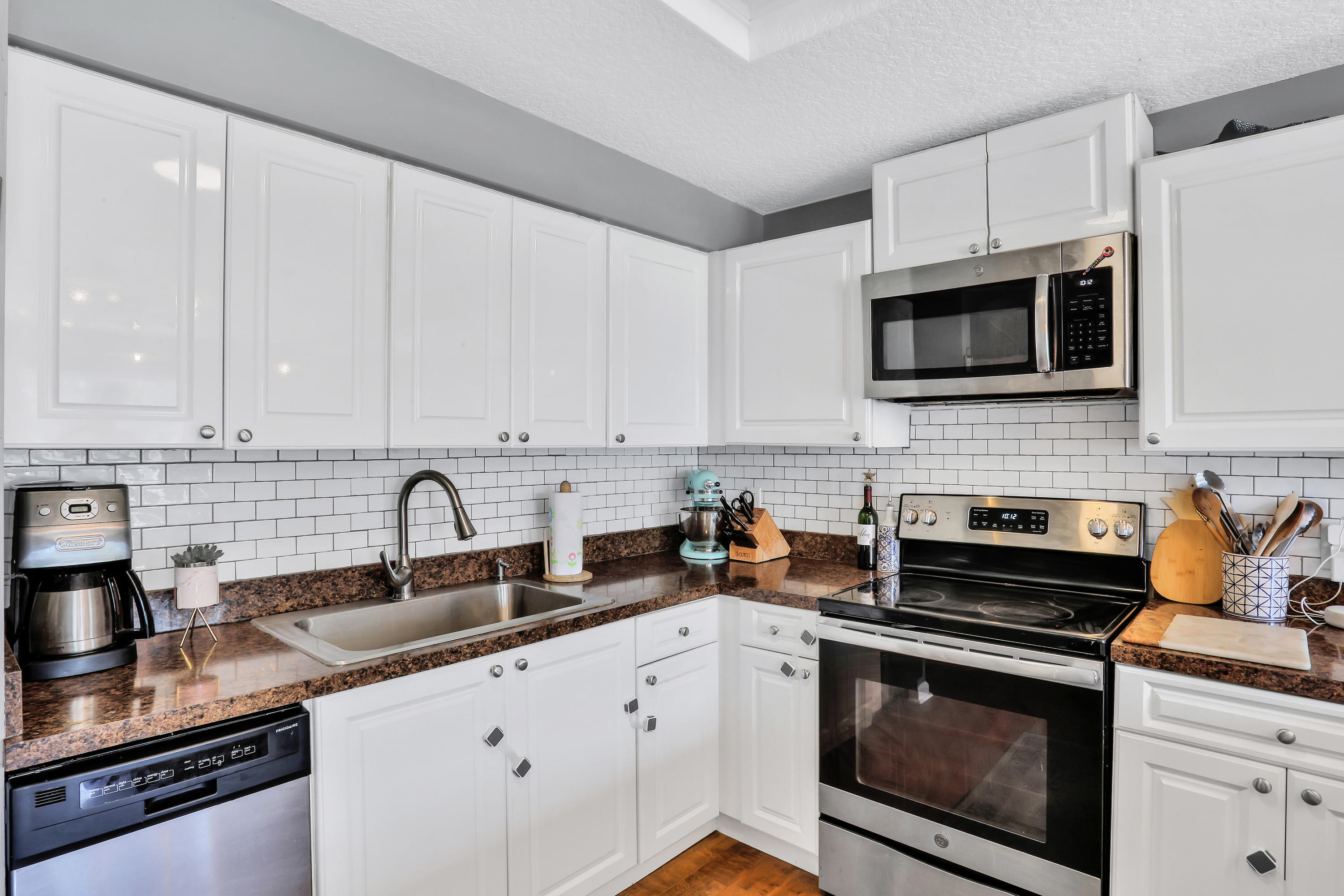 418 Skate Road Atlantic Beach, FL 32233 - Photo 10 of 36 1R4A2227