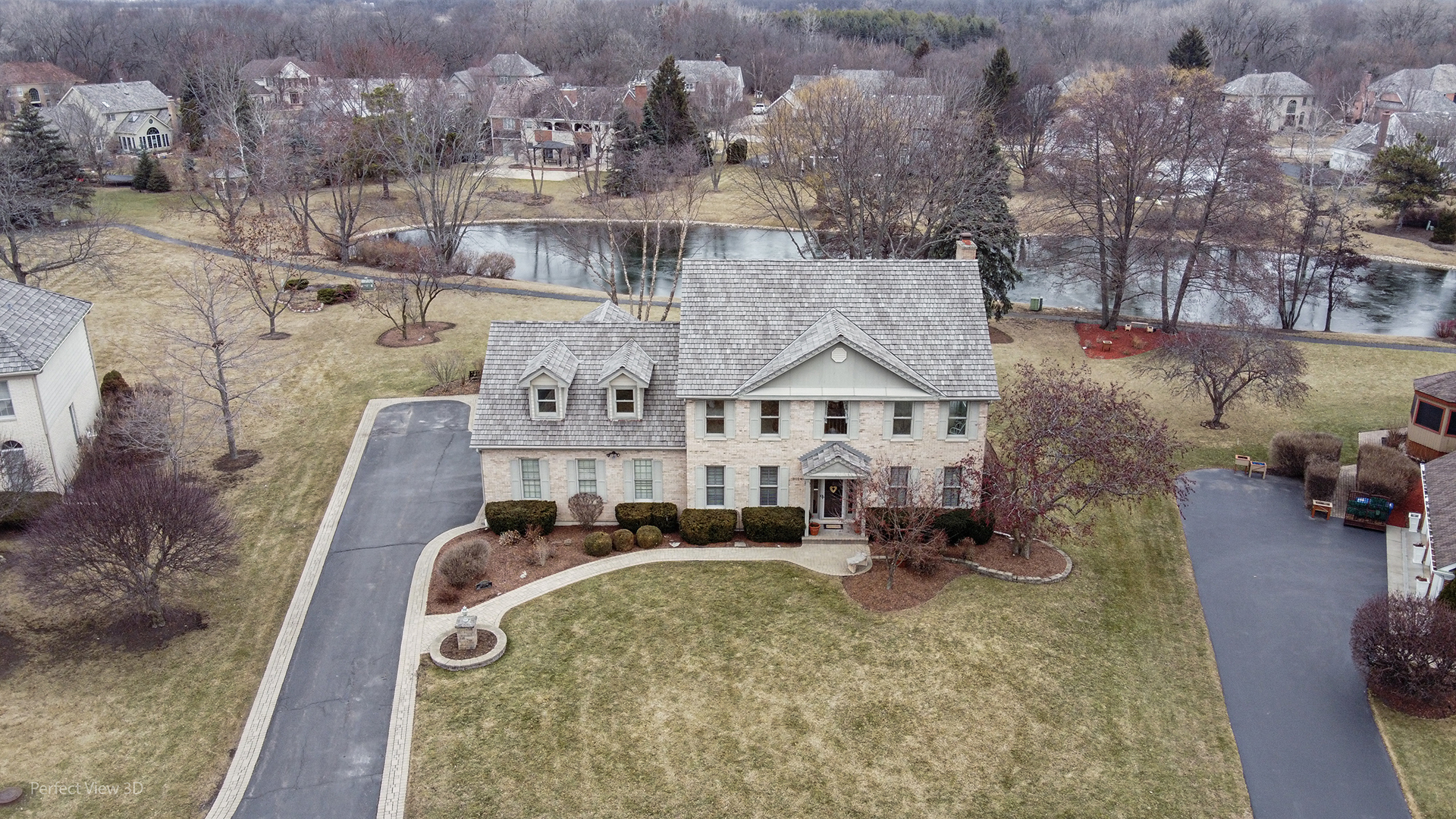 18024 West Pond Ridge Circle Gurnee, IL 60031 - Photo 2 of 36