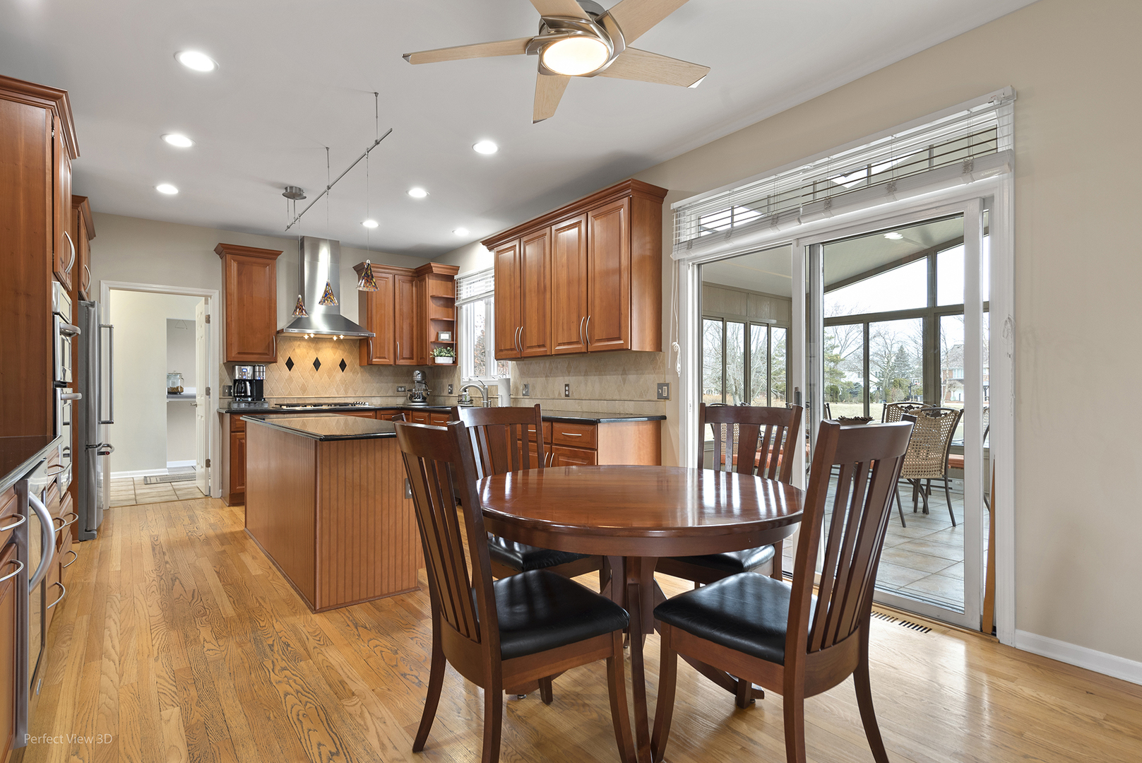 18024 West Pond Ridge Circle Gurnee, IL 60031 - Photo 9 of 36