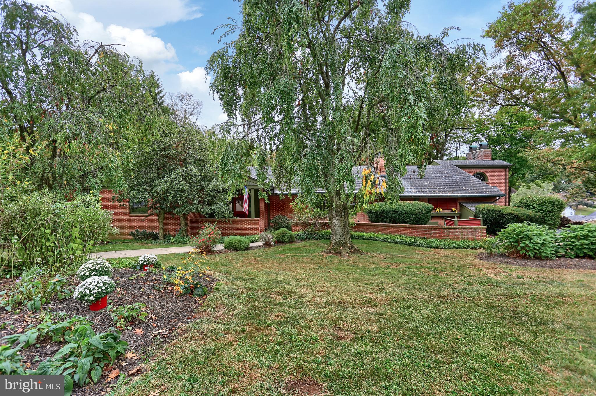 700 Woodberry Road York, PA 17403 - Photo 4 of 95 Gallery Image 4